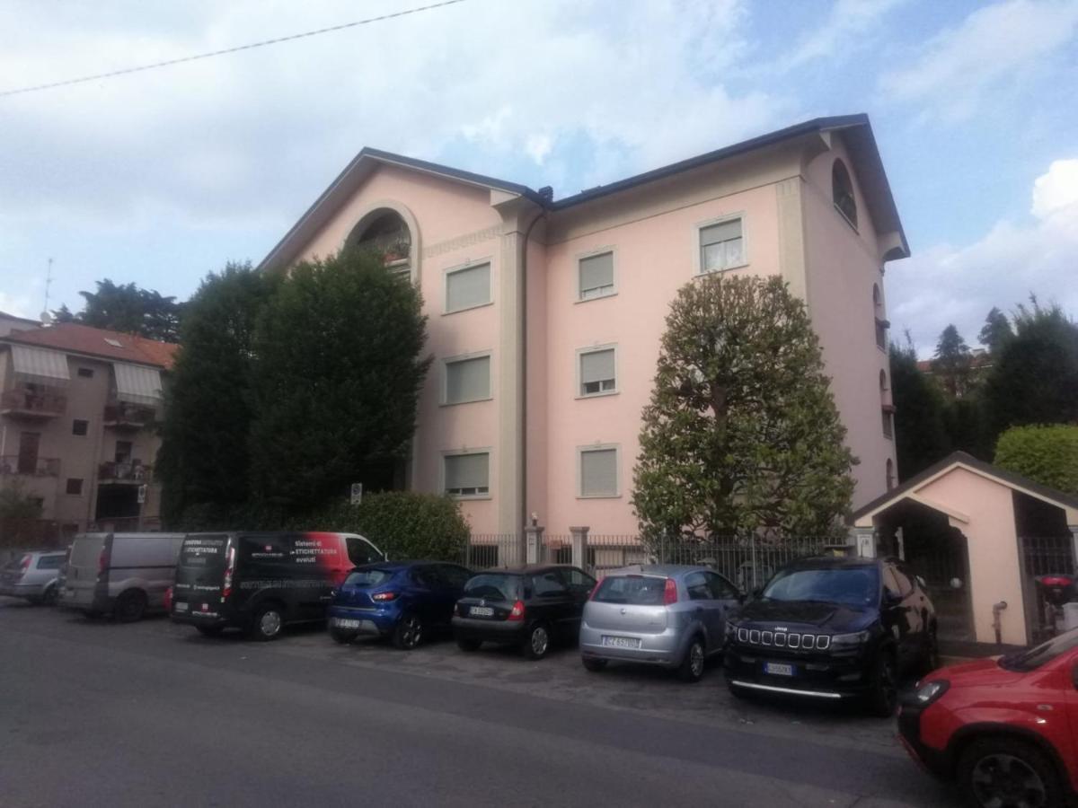 Casa Vacanze La Mela Monza Buitenkant foto